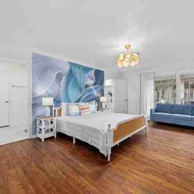 Katy Oasis with Huge Patio, Pool & Game Room Rooms
