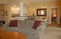 Beautiful Condominium at Castle Hill Resort, 10 Minutes from Okemo Ski Resort
