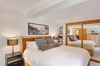 Ski-In/Ski-Out 1 BD Modern Luxury Slopeside Retreat