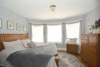 4-bedroom house in historic Berkeley Springs with AC, WiFi & Hot Tub