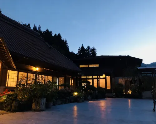 iyanoyado kazuraya Hotel a Miyoshi