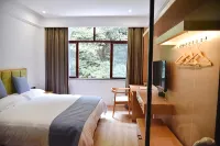 Longtan Manor