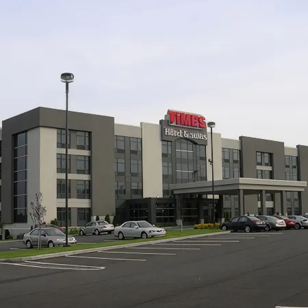 Grand Times Hotel – Aeroport de Quebec Отели рядом с достопримечательностью «Торговый центр Place Ste-foy»