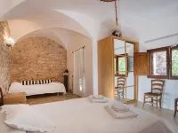 Charming rural house renovated located in the middle of the island. Hotels in Lloseta