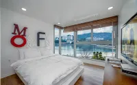 Tongyeong Monofunny Pension - Pools