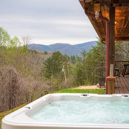 Cabin With Views, Hot Tub, Minutes From Downtown, Bryson City NC