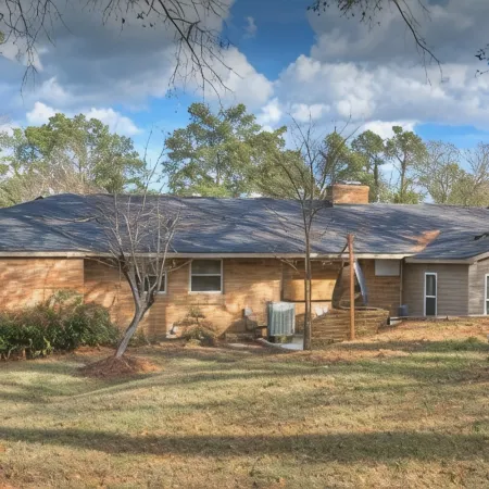 Cozy Studio adjacent to Augusta Nationals, onsite parking and separate entrance.