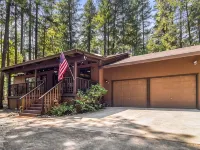 Country Lake Retreat. Special Rate. Book Now. Hotele w: Trinity County
