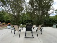 Rippling Waters! 3 BD 2.5 BA Riverfront Home, 8 min. from airport.  Sleeps 11. - Boutique