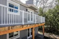 K's Cozy Condo -Mins. to Beach, Trails, Shops, Skiing. Walk to restaurants, bar.