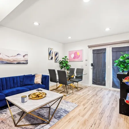 1 Block to Beach Heaven Chic 2BD