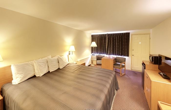Travelers Inn