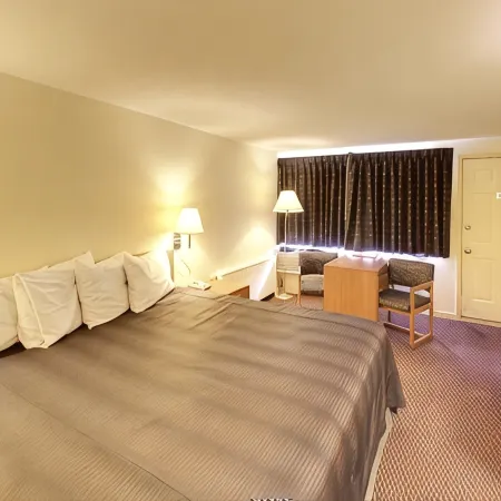 Travelers Inn