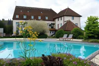 Hostellerie de la Tour d'Auxois - Parkering