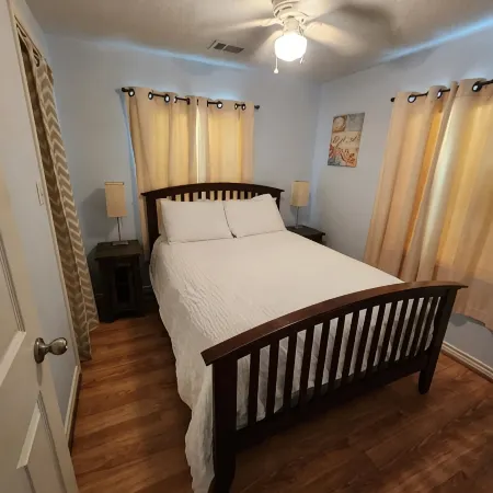 Peach House close to ICW & Sargent beach