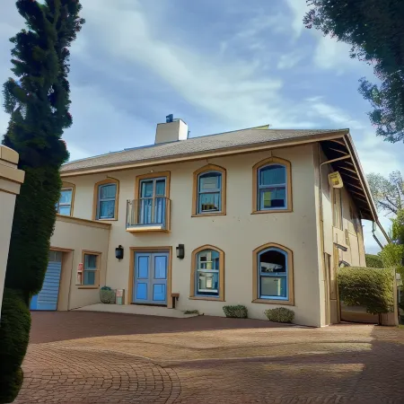 Rustic Manor Guest House Отели рядом с достопримечательностью «Музей Фонда семьи Норваль»