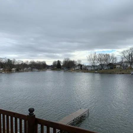 Year Round Lake Front Cottage on Quiet Cove on Webster Lake