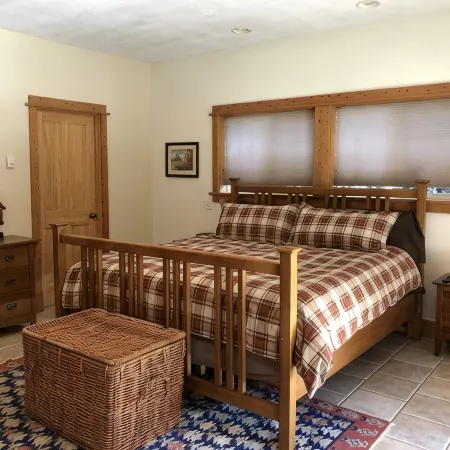 The Drop Inn - Large Home! Close to Wolf Creek, on San Juan River, Hot tub