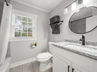 Cozy 4BR Cottage in Downtown Warm Springs Hotels in Meriwether County