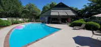 River Tubing, Hot Tub, Golfcourse, Pool, Pet Friendly, Helen, Innsbruck,