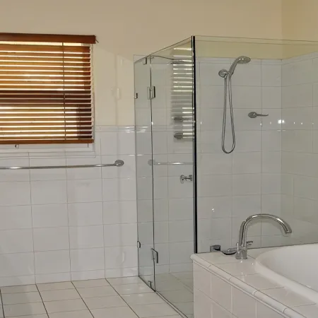Baywater | Kingscote