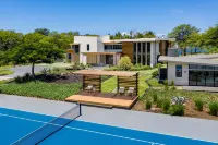 BEACHFRONT HOME 2 acres, Pool, Tennis, Volleyball. Like your own private resort! - de playa