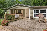 Hocking Hills Getaway w/ Hot Tub, Sauna & 20 Private Acres. Pet-Friendly! - 3つ星