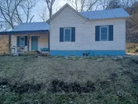 Charming 3-bedroom cabin with AC and WiFi in delightful Rogersville