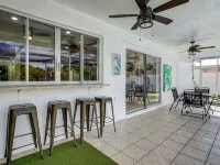 Sunrise Family Haven: Private Pool & Scenic Vistas Hotels in Sunrise