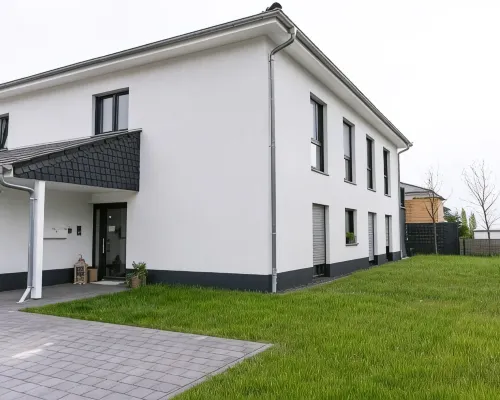 Moderne & Familienfreundliche Ferienwohnung am Goitzschesee Hotels in Pouch