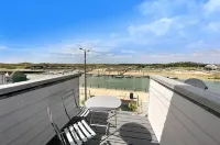 River Breeze 3-Bed Balcony Apartment - Homestays