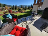 Golf Course View Condo • Quick Walk to Downtown Leavenworth & Resort Pools! - Boutique