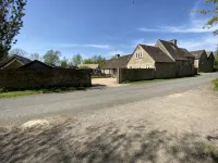 6 Bed, 4 Bath House in the Cotswolds with Wood Fired Hot Tub. Sleeps 11-14 - Wifi