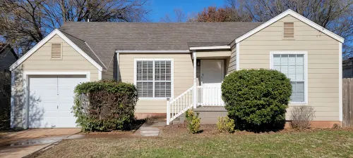 Charming 2-bedroom house in a quiet neighborhood - AC, WiFi in delightful Lawton - 3-Star