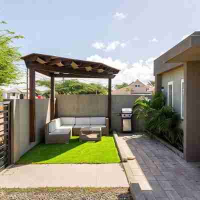 Cozy Cayena APT 2BR -3 min 2 Palm Beach, sleeps 5 Hotel Exterior