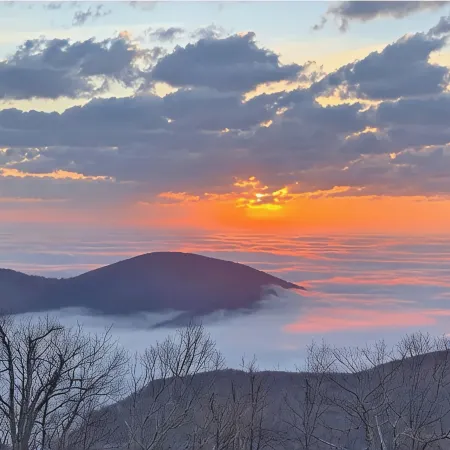 Luxury Condo in the Sky! Finest in Wintergreen!