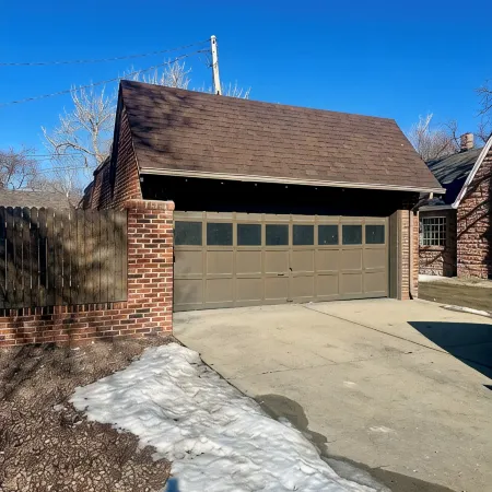 Modern Tree-Street Retreat/Walkable Location