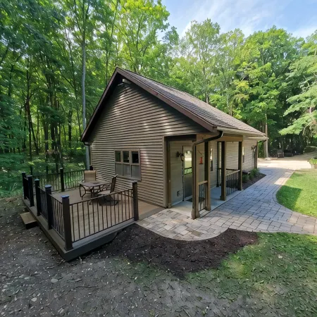 The Esker Ridge Chalet, Pristine Elkhart Solitude