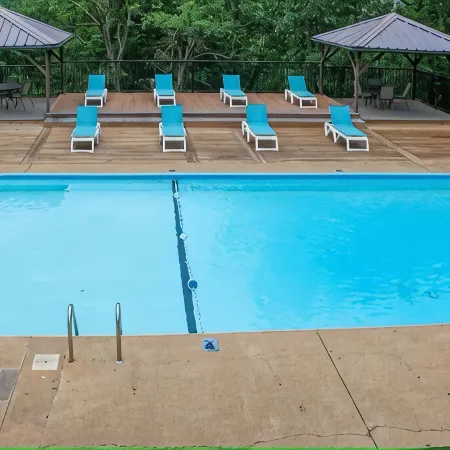 Hilltop WALK-IN Condo with Massage Chair Close to SDC
