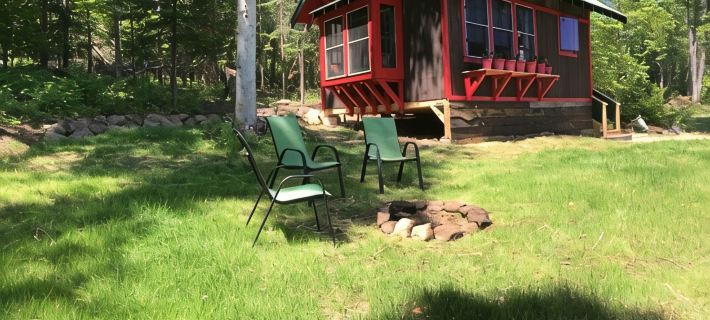 Camp Lillian Gorgeous New Cabin with Mountain Views Hoteles en Johnsburg