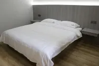 520 Online Homestay - parking