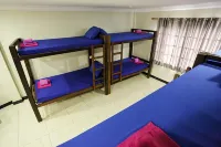 Blue Diamond Hostel - 2 tähden