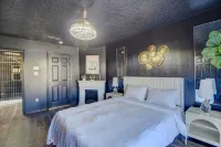 Sleeps 11! Mountain View’s. Fully renovated 4 Bedroom 3 Full Bathroom. - บังกะโล