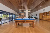 Experience world-class service at Doyles on the Bay - Homestays