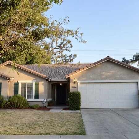 Spacious 4BD Home w EV charger near Sequoia Ntl Pk
