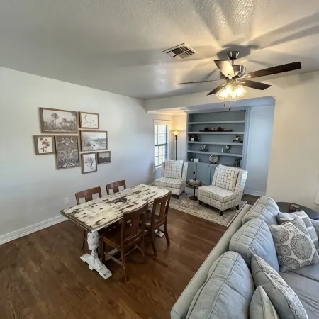 Downtown Hideaway - Minutes from PK Lake, Graham Lake & many more attractions..