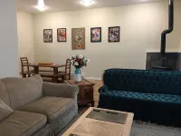 Downtown Cody!!! Spacious Bobbi's Bunkhouse A