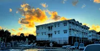 No Cleaning Fee! Brand New Double Queen Studio Condo w/ Waterfront Pool + Beach - Beach