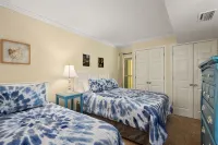 First Floor, Directly on the Ocean & Well Stocked Condo! Listen to Waves Crash! - Balkoner