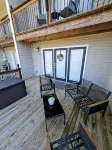 Benjamin's by the lake/Walk to cool pool - Wifi